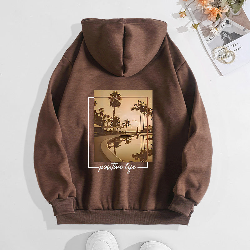 Urban style printed hooded sweatshirt with back collar and fleece