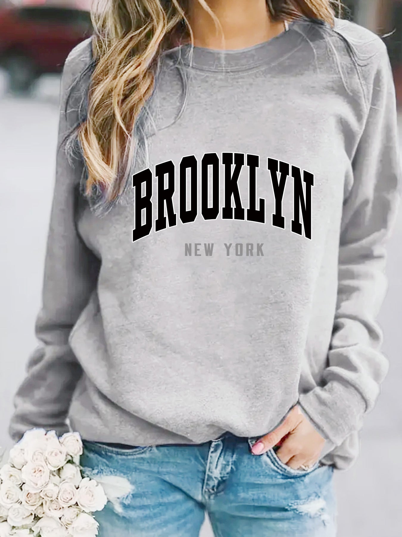 Round neck letter printed pullover sweatshirt