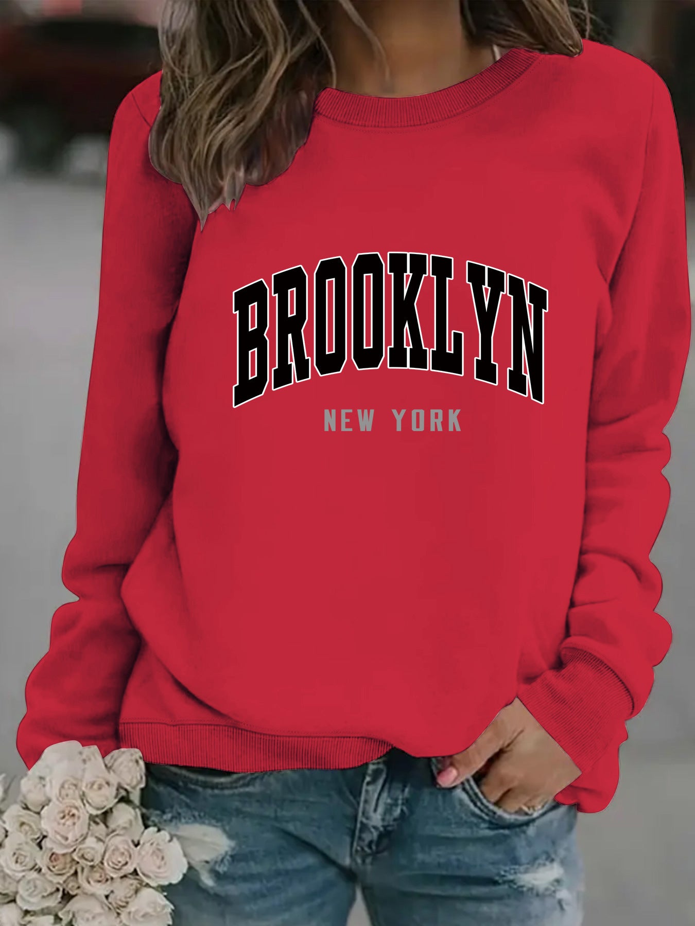 Round neck letter printed pullover sweatshirt