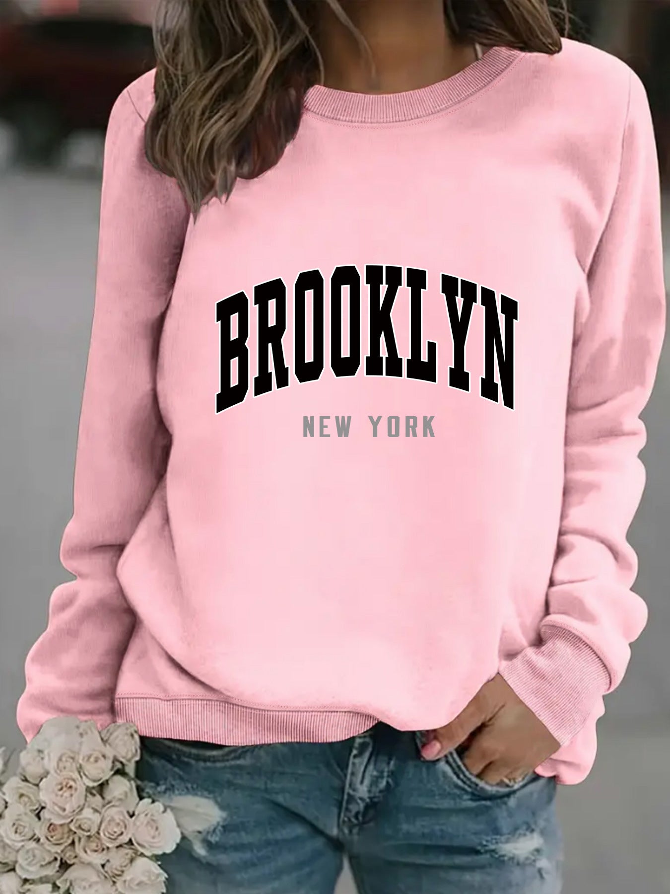 Round neck letter printed pullover sweatshirt