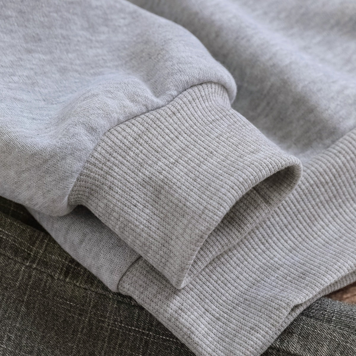 Back collar with velvet sweatshirt round neck letters