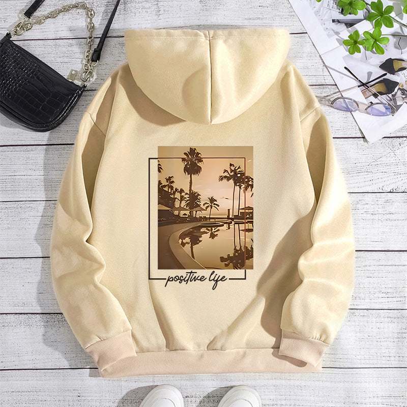 Urban style printed hooded sweatshirt with back collar and fleece