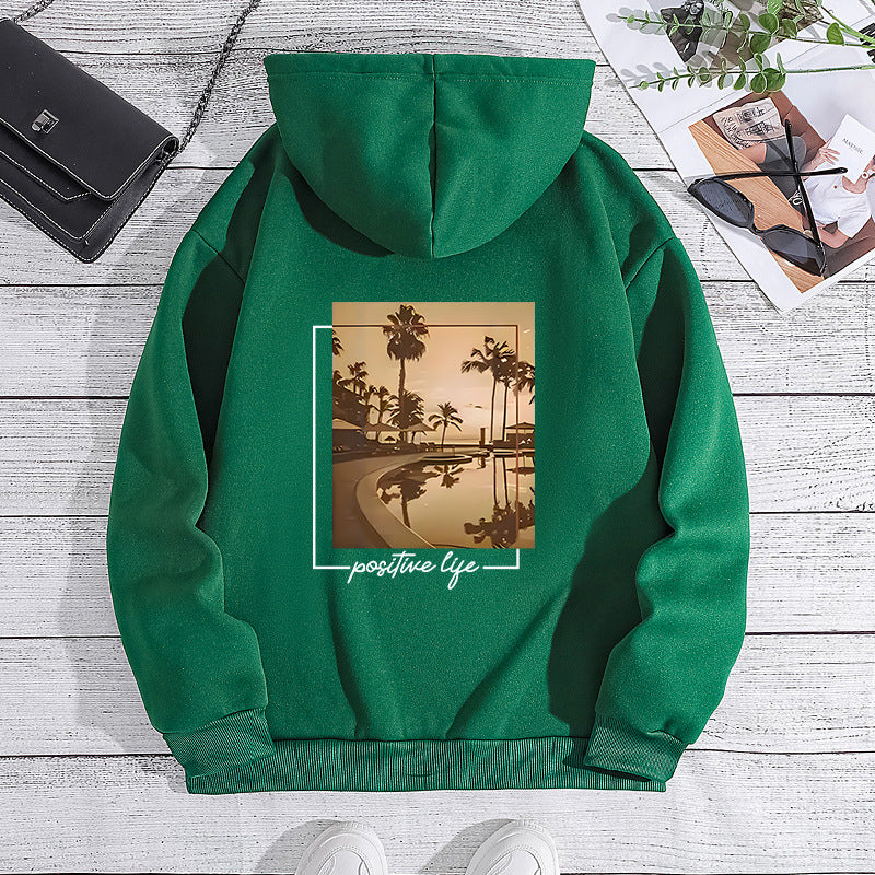 Urban style printed hooded sweatshirt with back collar and fleece