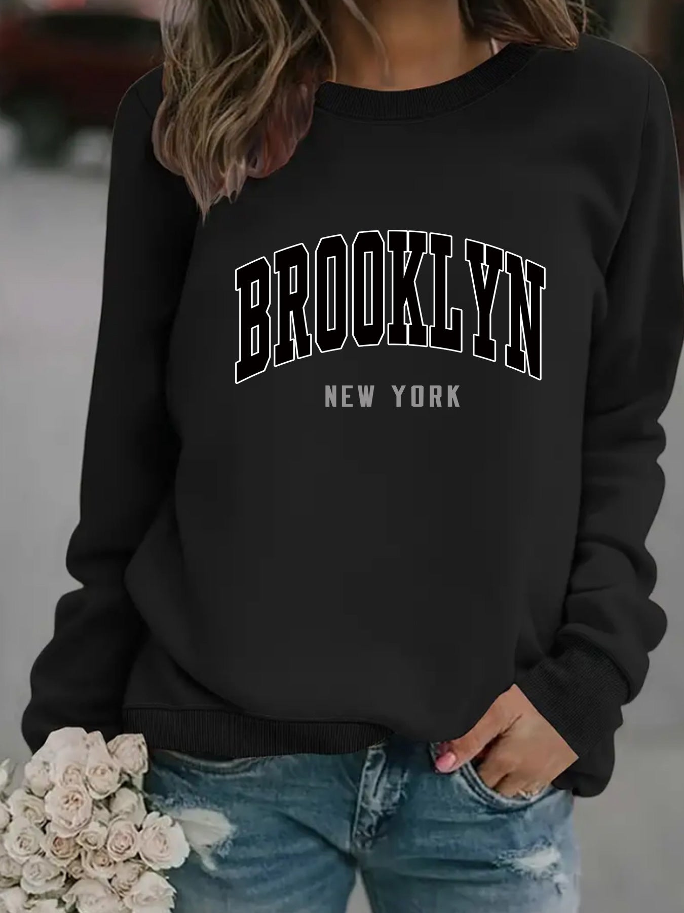 Round neck letter printed pullover sweatshirt